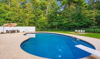 19 Tamarack Ln, Amherst, NH 03031