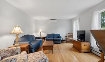 240 Sandown Rd, Chester, NH 03036