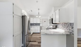8449 Inland Dr, Avon, IN 46123