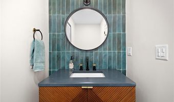 1 Harbor View Dr, Newport, RI 02840