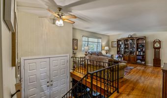 26 Warren Dr, Aberdeen, NJ 07747