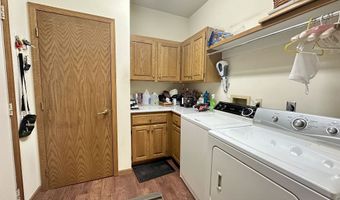 203 Emerald Meadows Dr, Arnolds Park, IA 51331