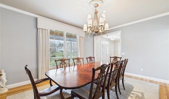 30 Taggart Ct, East Greenwich, RI 02818