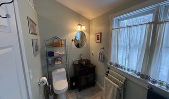 21 Dream Ln, Belfast, ME 04915