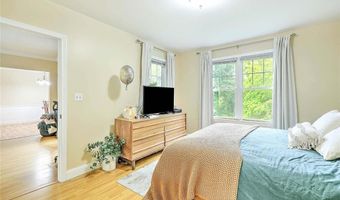 70 Turner St, Warwick, RI 02886