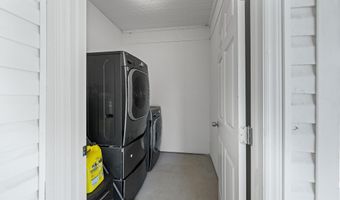 27 Smythe St, Belton, SC 29627