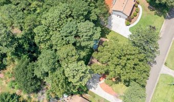 305 Summer Ct, Woodstock, GA 30188