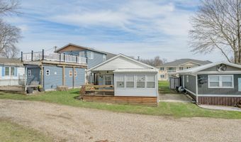 92 Rohr St #5, Arnolds Park, IA 51331