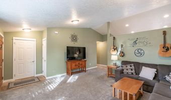 4009 NE Somerset Dr, Albany, OR 97322