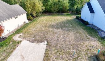 335 Copper Crk, Amherst, OH 44001