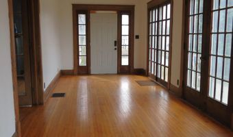 102 E Main St, Anna, OH 45302
