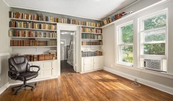 208 E Oak St, Albion, MI 49224