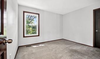 465 Redwood Forest Dr, Ballwin, MO 63021