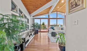 10 Ocean View Dr, Middletown, RI 02842
