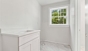 172 Pine Swamp Rd, Cumberland, RI 02864