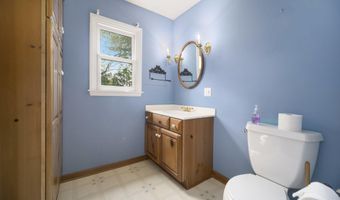 2225 Tilsby Ct, Ann Arbor, MI 48103