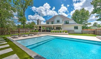 103 NE 7th St, Bentonville, AR 72712