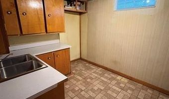 15879 Horger Ave, Allen Park, MI 48101