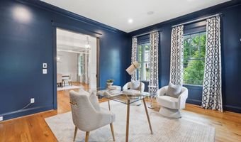 3555 N DICKERSON St, Arlington, VA 22207