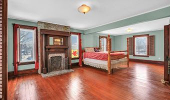 130 S Pine St, Arcola, IL 61910