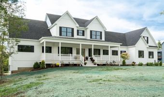 32 Colby Farm Rd, Chester, NH 03036