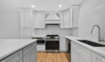 3430 N WESTMORELAND Dr, Orlando, FL 32804