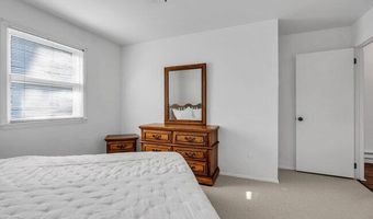 24 Woodland Rd, Bayville, NJ 08721