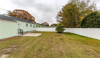 189 Poplar Dr, Cranston, RI 02920