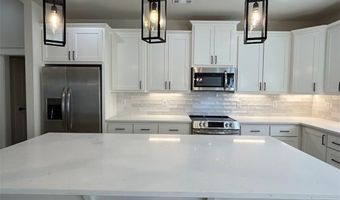 27 Shropshire Dr, Bella Vista, AR 72714