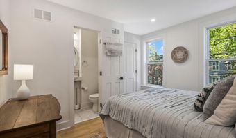 1014 QUEEN St, Alexandria, VA 22314