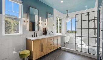 223 E 2050 N, Centerville, UT 84014