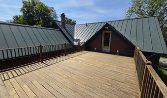 128 Elm St, Cabot, VT 05647
