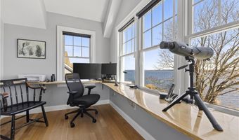 110 Sea View Ave, North Kingstown, RI 02852