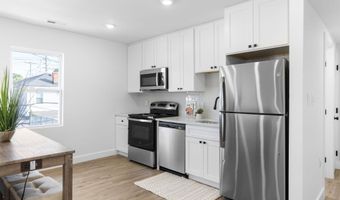 324 61ST St NE 4, Washington, DC 20019