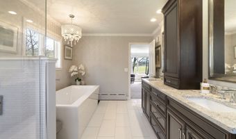 29 Woodland Dr, Avon, CT 06001