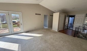 1653 Award Dr, Ballwin, MO 63021