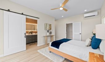1076 Kahili St, Kailua, HI 96734