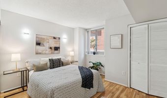 1001 N VERMONT St 212, Arlington, VA 22201