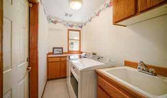 2220 Park Ter NW, Albany, OR 97321