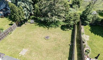 1738 N ERB St, Appleton, WI 54911