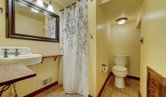 805 N Indiana Ave, Auburn, IN 46706