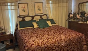 106 W 4th St, Bicknell, IN 47512
