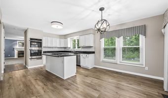 1525 Carriage Bridge Trl, Ballwin, MO 63021