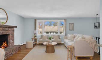 6 Acre Ave, Barrington, RI 02806