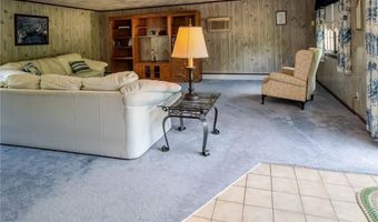 9 Apache Ln, Cumberland, RI 02864