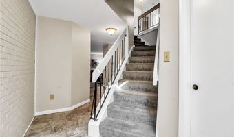 88 Breezewood Cmn, Amherst, NY 14051