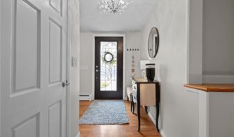 17 Belvedere St, Johnston, RI 02919