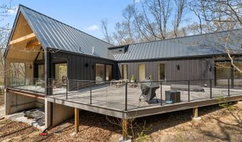 111 E Neptune Ave, Beverly Shores, IN 46301