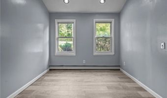 135 Lippitt Ave, Cranston, RI 02921
