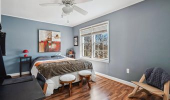 706 S ARLINGTON MILL Dr 18302, Arlington, VA 22204